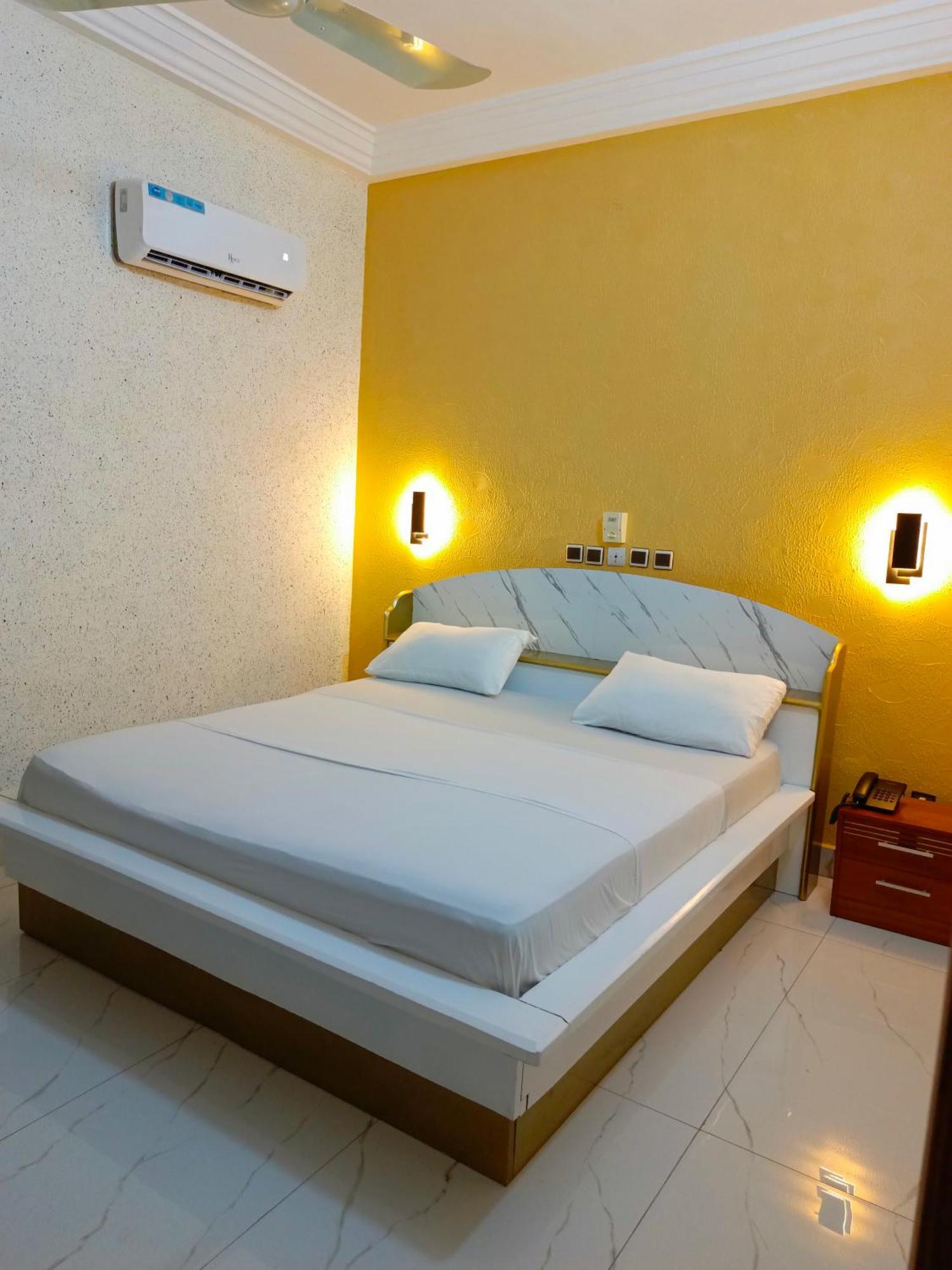 Hotel Mavilla Cotonou Exterior foto