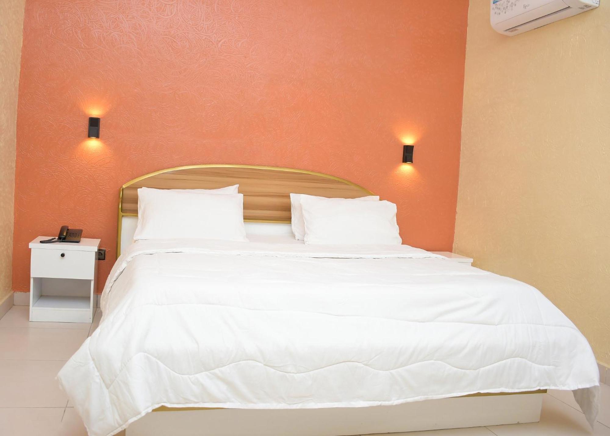 Hotel Mavilla Cotonou Exterior foto