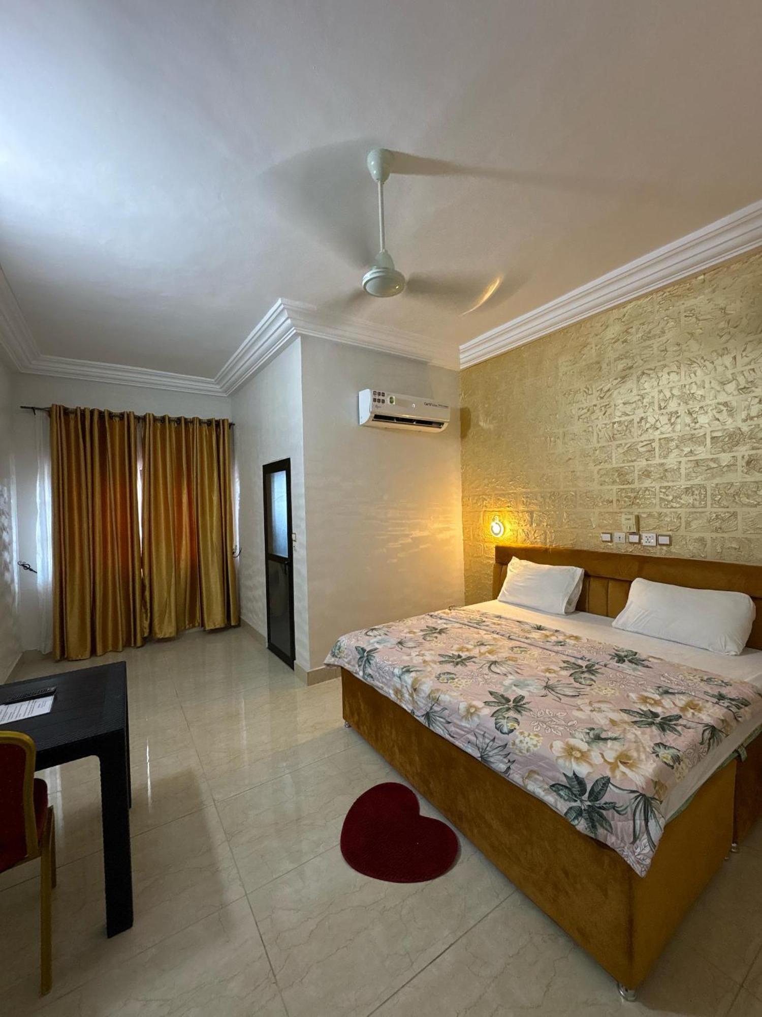 Hotel Mavilla Cotonou Exterior foto